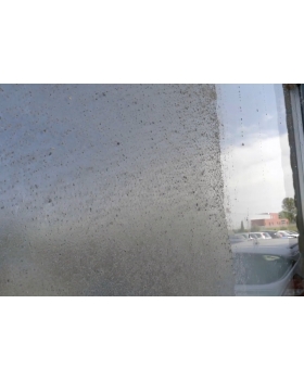 Płyn Tenzi do mycia okien z powłoką utrudniającą osadzanie brudu